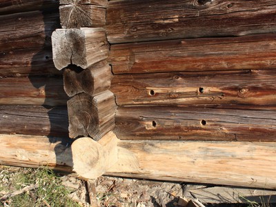 Ремонт деревянных стен.